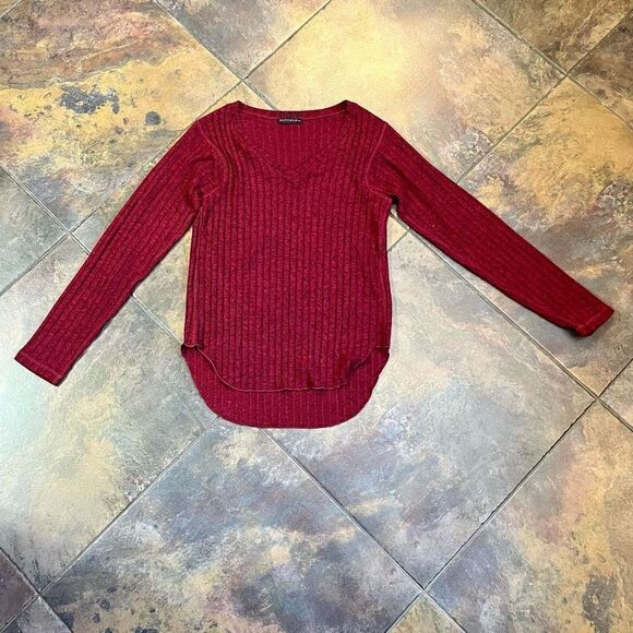NWT Nally & Millie Burgundy V-Neck Sweater Small - Picture 3 of 9
